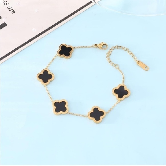 Gold 18k Gold Plated Titanium Black Clover Bracelet - Picture 2 of 4